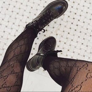 Meet your Posher, Nawel